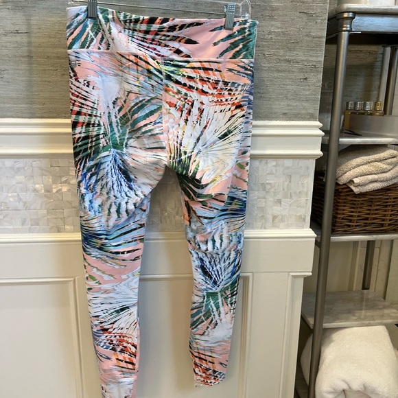 Large fabletics powerlite leggings Marbella print peach botanical colorful - Picture 7 of 13